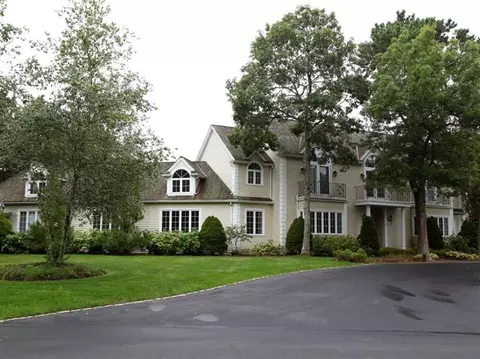7 Eagle Dr, Mashpee, MA 02649 photo 2
