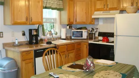 7 Sewall Dr, Mashpee, MA 02649 photo 3