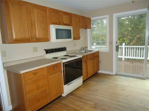 14 Peter Cooper Dr, Wareham, MA 02571 photo 2