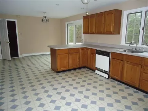 14 Peter Cooper Dr, Wareham, MA 02571 photo 5