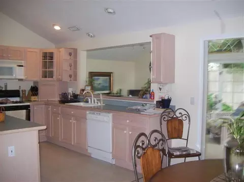 32 Crocker St, Centerville, MA 02632 photo 5