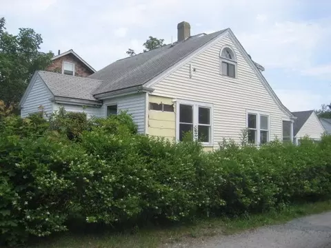 63 Louis St, Hyannis, MA 02601 photo 2