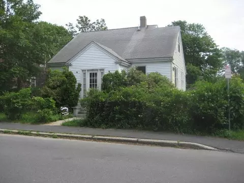 63 Louis St, Hyannis, MA 02601 photo 1