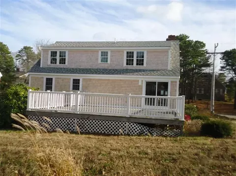 77 Shore Dr, Mashpee, MA 02649 photo 4