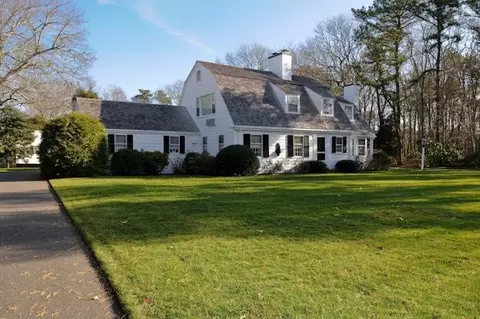 129 Oyster Way, Osterville, MA 02655 photo 2
