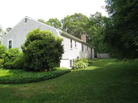 155 Monomoy Cir, Centerville, MA 02632 photo 2
