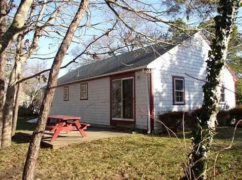 198 Compass Cir, Hyannis, MA 02601 photo 2