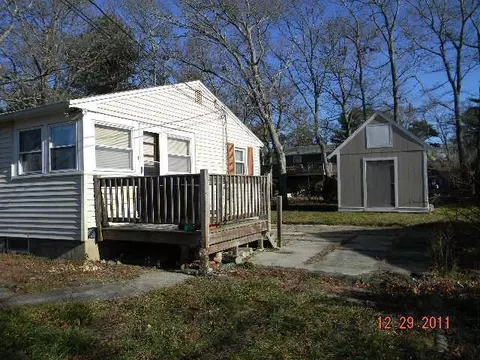 5 Mayflower Ln, East Wareham, MA 02538 photo 3