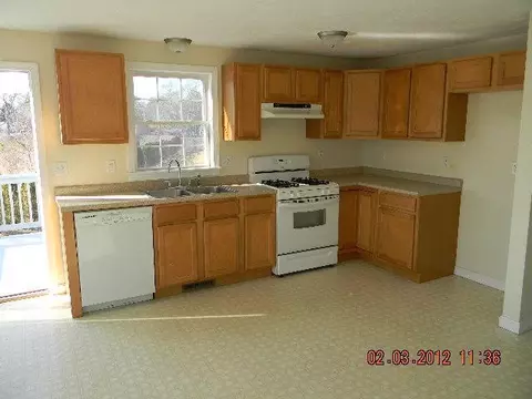 35 Nicholas Dr, Wareham, MA 02571 photo 6