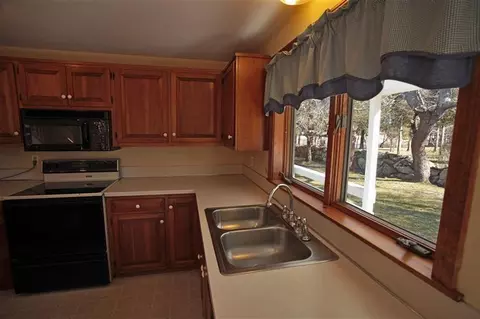 93 Deacon Ct, Barnstable, MA 02630 photo 10