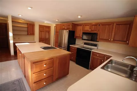 93 Deacon Ct, Barnstable, MA 02630 photo 8