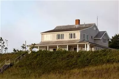 11 Phillips Rd, Sagamore Beach, MA 02562 photo 10