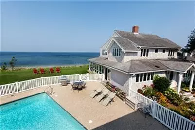 11 Phillips Rd, Sagamore Beach, MA 02562 photo 1