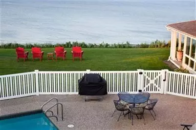 11 Phillips Rd, Sagamore Beach, MA 02562 photo 8