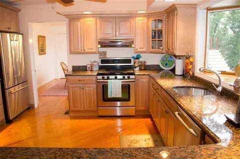 17 Preakness Ln, Mashpee, MA 02649 photo 4