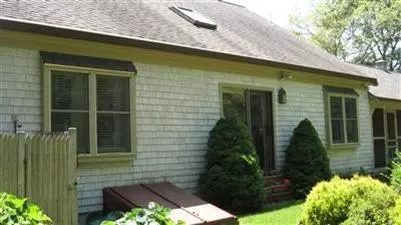 32 Tracey Rd, Cotuit, MA 02635 photo 4