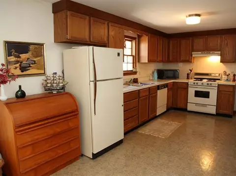 14 Butternut Cir, Cotuit, MA 02635 photo 5