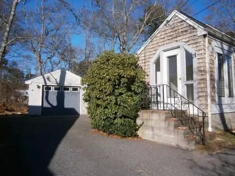 62 James Cir, Mashpee, MA 02649 photo 3