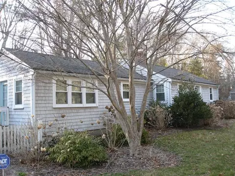 73 Holly Ln, Centerville, MA 02632 photo 2