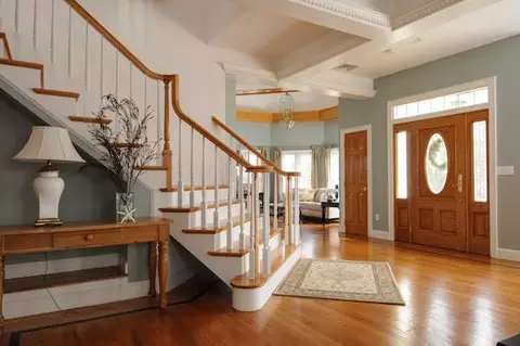 71 High St, Cotuit, MA 02635 photo 3