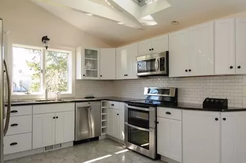 71 High St, Cotuit, MA 02635 photo 10