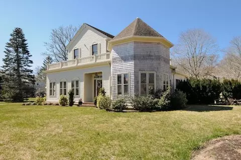 71 High St, Cotuit, MA 02635 photo 1