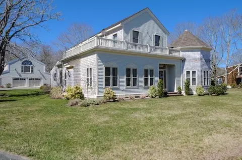 71 High St, Cotuit, MA 02635 photo 2