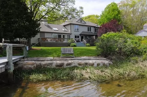 8 Capstan Cir, Mashpee, MA 02649 photo 1