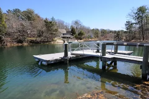 8 Capstan Cir, Mashpee, MA 02649 photo 9
