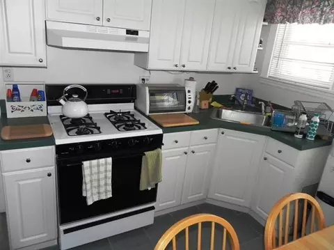 15 Beach St, Wareham, MA 02571 photo 3