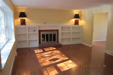 264 Mashpee Neck Rd, Mashpee, MA 02649 photo 5