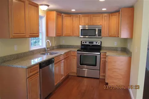 264 Mashpee Neck Rd, Mashpee, MA 02649 photo 2