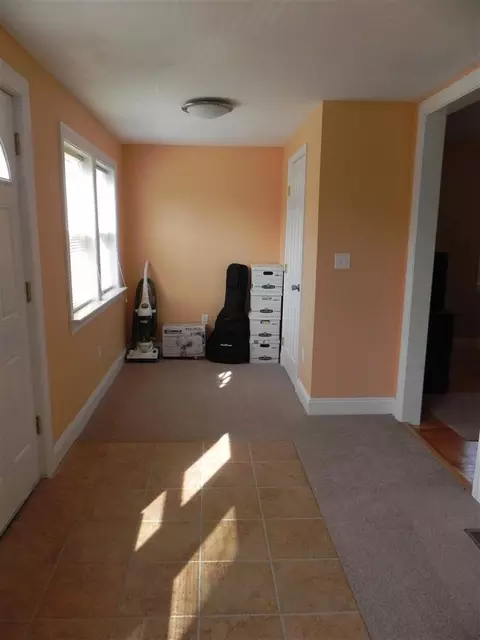 11 Upham St, Wareham, MA 02571 photo 3