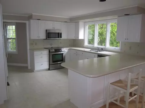 24 Cotuit Bay Dr, Cotuit, MA 02635 photo 4