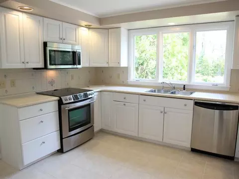 24 Cotuit Bay Dr, Cotuit, MA 02635 photo 6