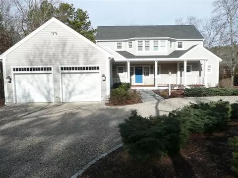 39 Hook Dr, Mashpee, MA 02649 photo 2