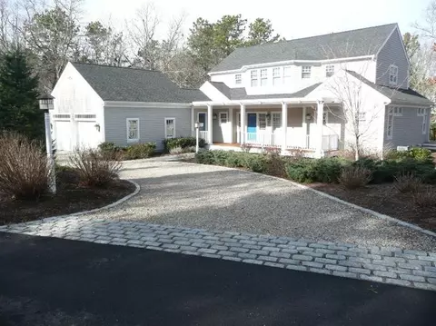 39 Hook Dr, Mashpee, MA 02649 photo 1