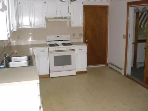 19 Butternut Cir, Cotuit, MA 02635 photo 2