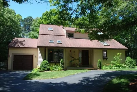 29 Deer Ridge Rd, Mashpee, MA 02649 photo 1