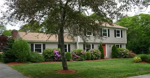 38 Leonard Rd, Hyannis, MA 02601 photo 1