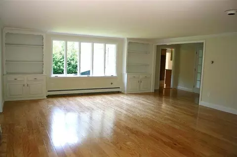 38 Leonard Rd, Hyannis, MA 02601 photo 4