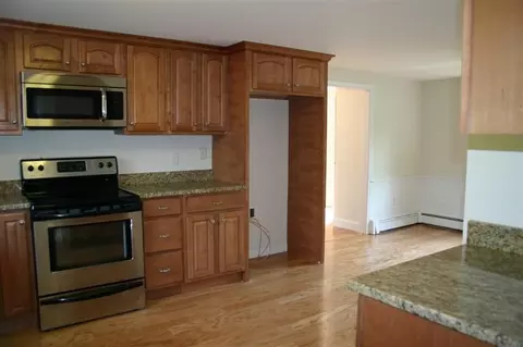 38 Leonard Rd, Hyannis, MA 02601 photo 9