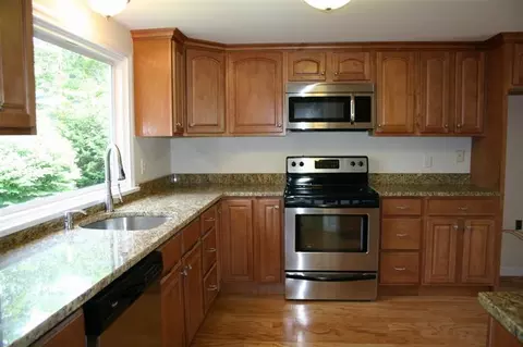 38 Leonard Rd, Hyannis, MA 02601 photo 8