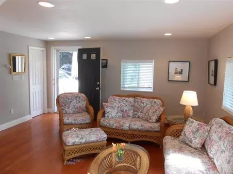 72 Loomis Ln, Centerville, MA 02632 photo 4