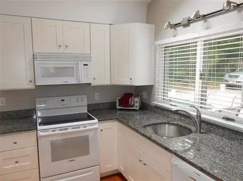 72 Loomis Ln, Centerville, MA 02632 photo 5
