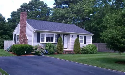137 Megan Rd, Hyannis, MA 02601 photo 1