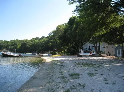 42 Wheeler Rd, Mashpee, MA 02649 photo 2