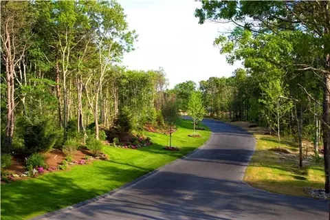 33 Flat Pond Cir, Mashpee, MA 02649 photo 2