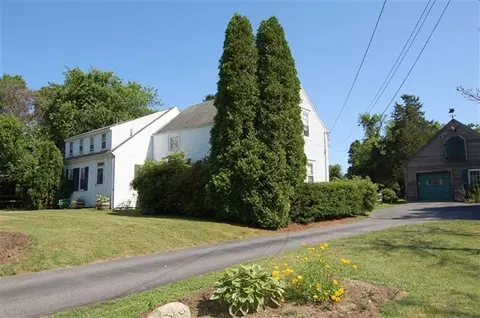 341 Pine St, Centerville, MA 02632 photo 1