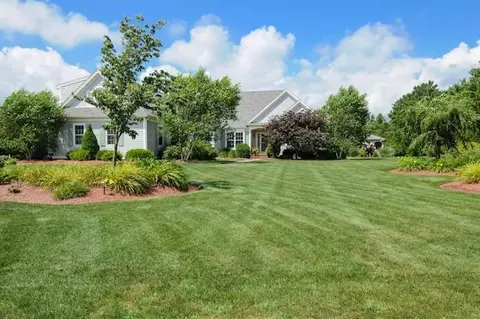 73 Taurus Dr, Mashpee, MA 02649 photo 1